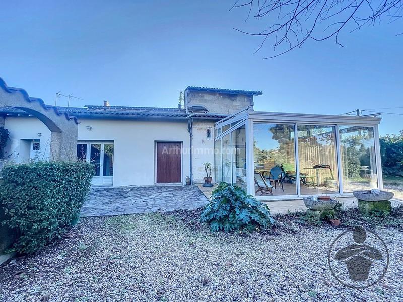 Maison - 252 m² - 9 pièces