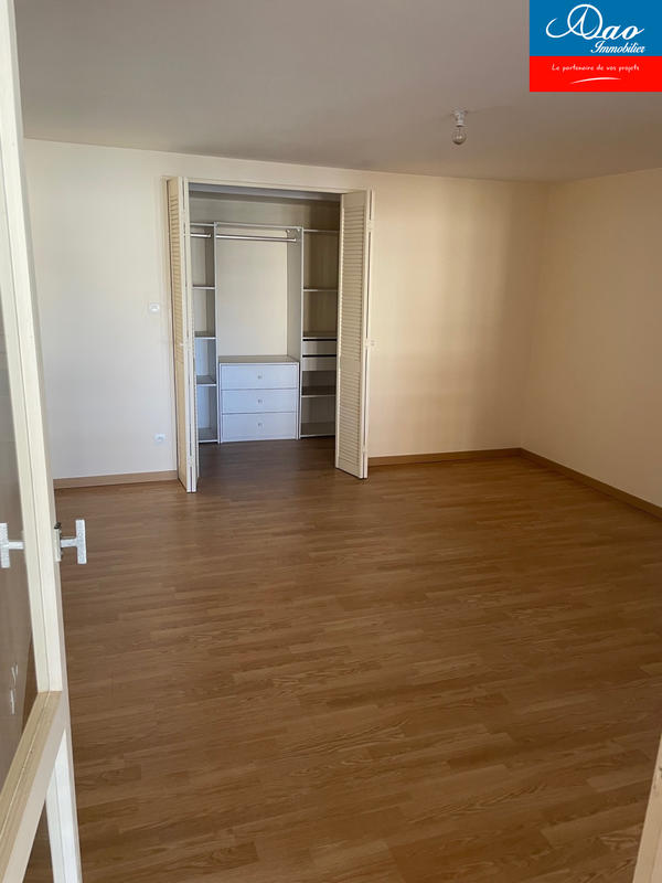 Loft - 176 m² - 6 pièces