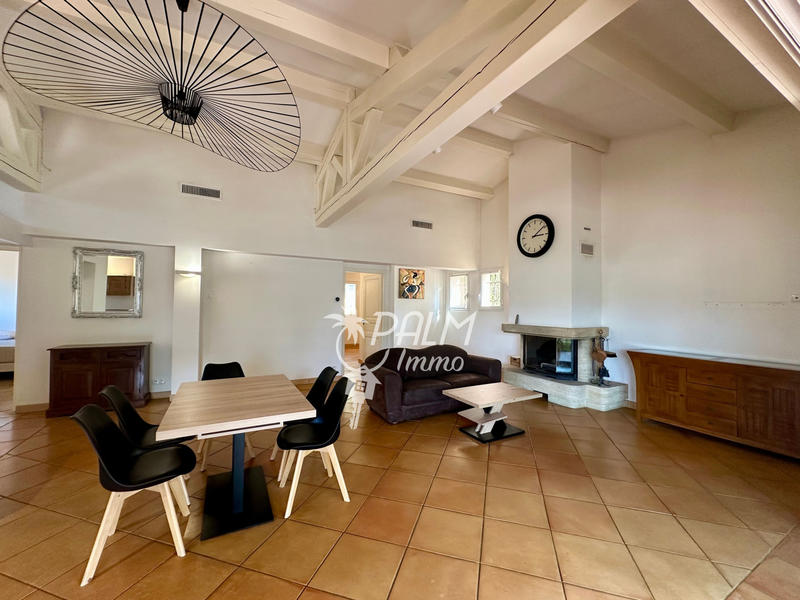 Appartement - 100 m² - 4 pièces