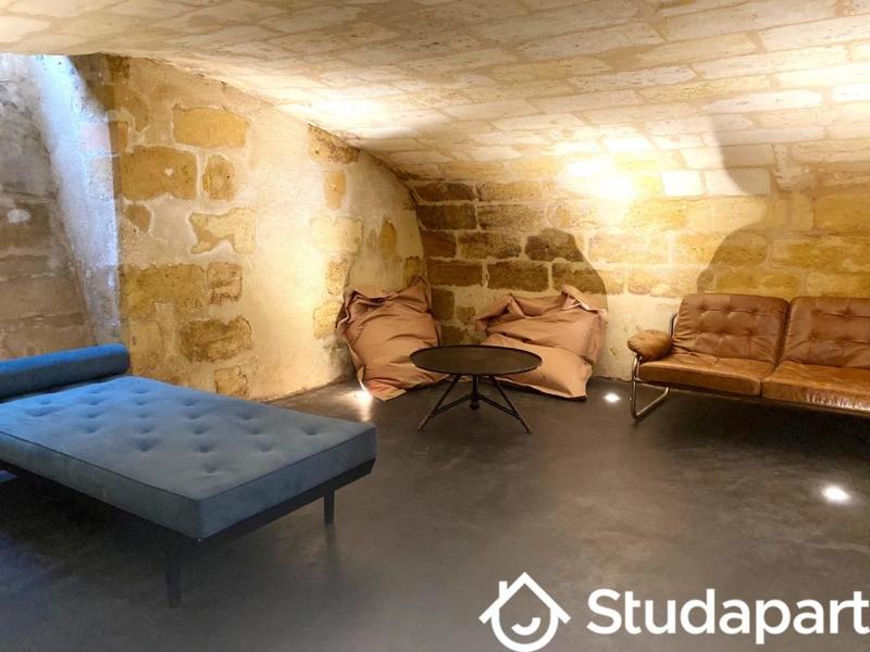 Chambre - 11 m² - 1 pièce