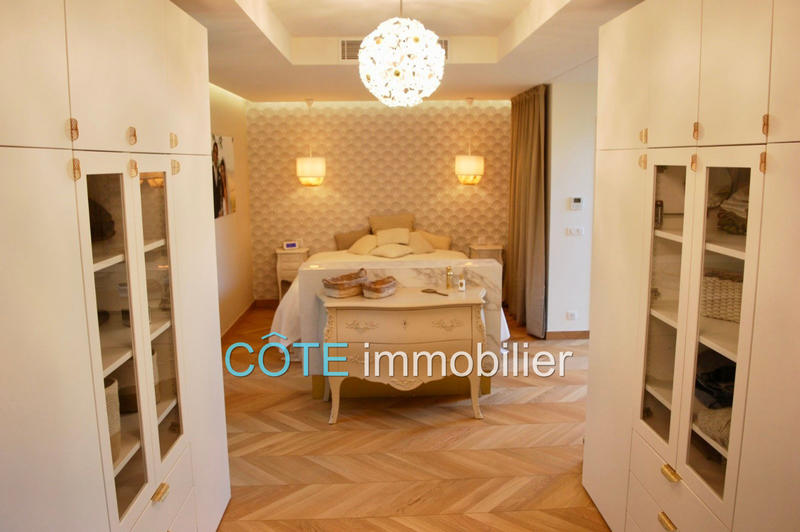 Demeure - 257 m² - 5 pièces