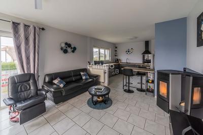 Maison - 99 m² - 5 pièces