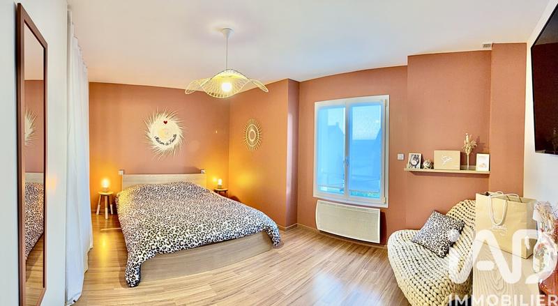 Maison - 198 m² - 7 pièces