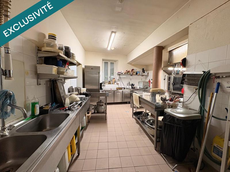 Local commercial - 136 m² - 5 pièces