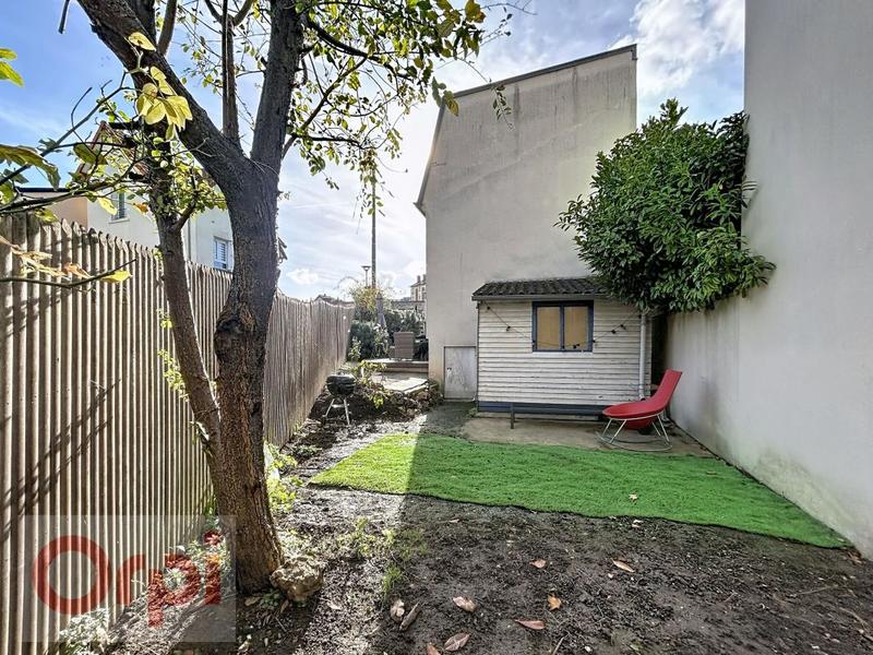 Pavillon - 90 m² - 5 pièces