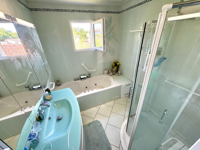 Maison - 99 m² - 4 pièces