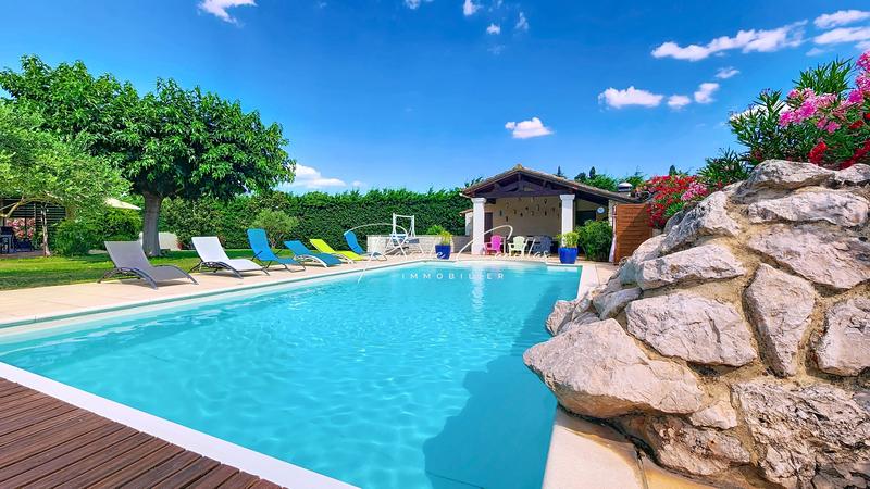 Villa - 220 m² - 11 pièces