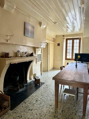 Maison ancienne - 180 m² - 12 pièces