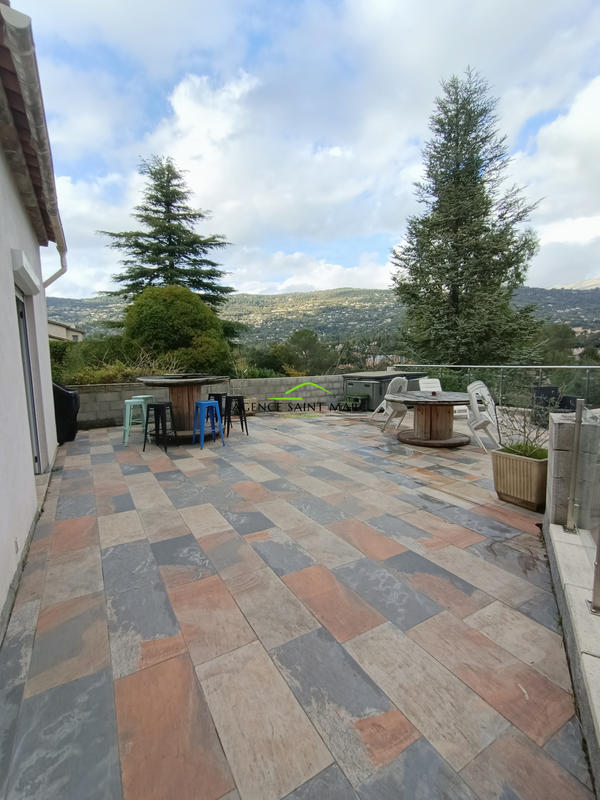 Maison - 158 m² - 7 pièces