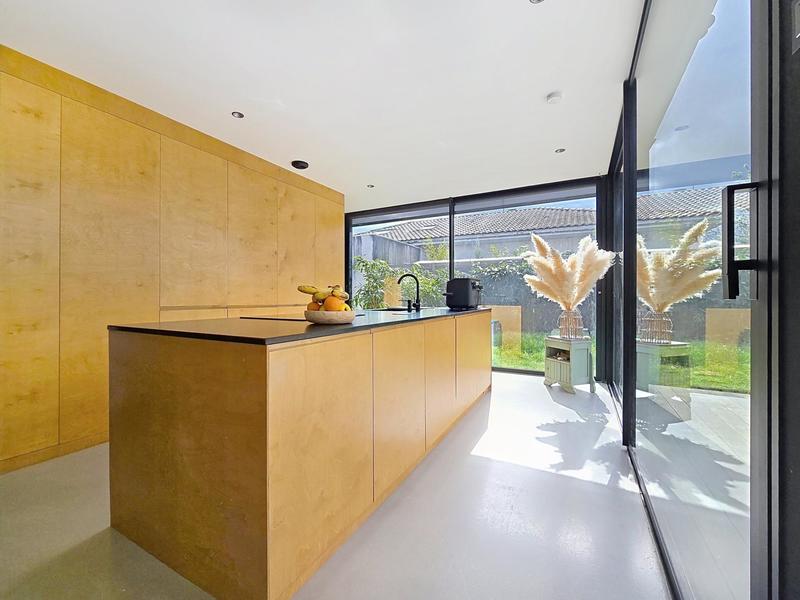 Maison - 159 m² - 6 pièces