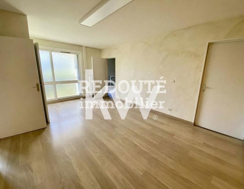 Bureau - 93 m² - 5 pièces