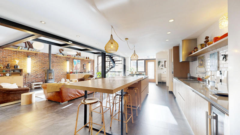 Appartement - 225 m² - 6 pièces