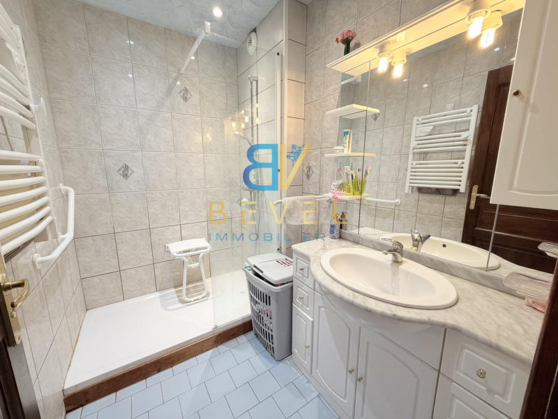 Appartement - 77 m² - 4 pièces