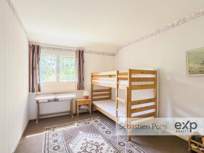 Maison - 230 m² - 8 pièces