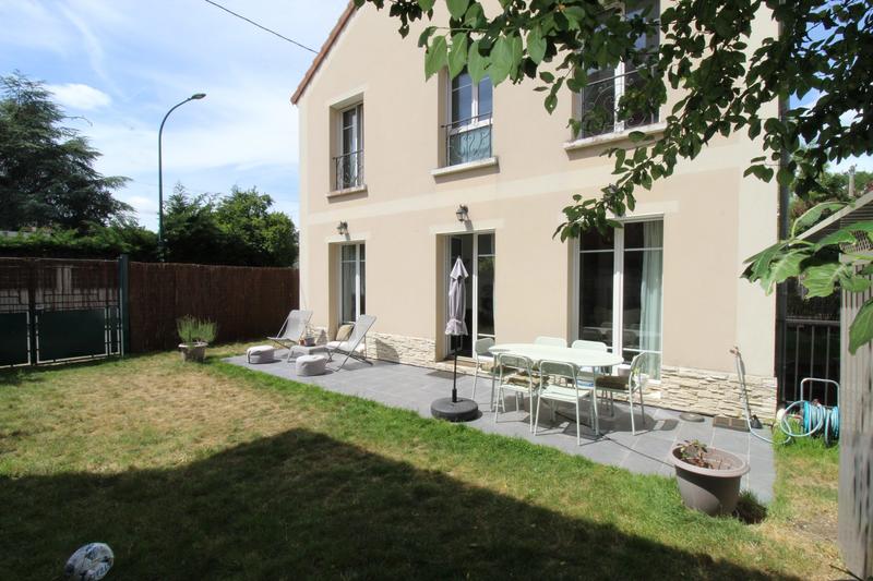 Maison contemporaine - 104 m² - 6 pièces