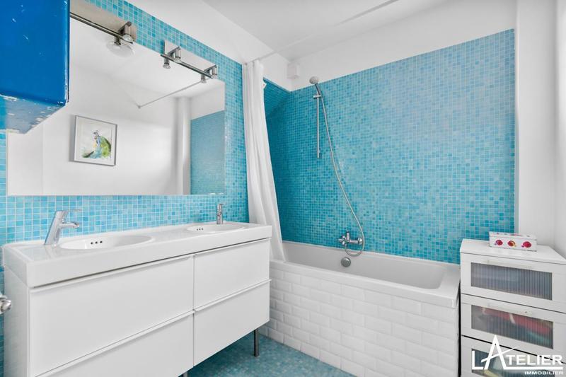 Maison - 230 m² - 8 pièces