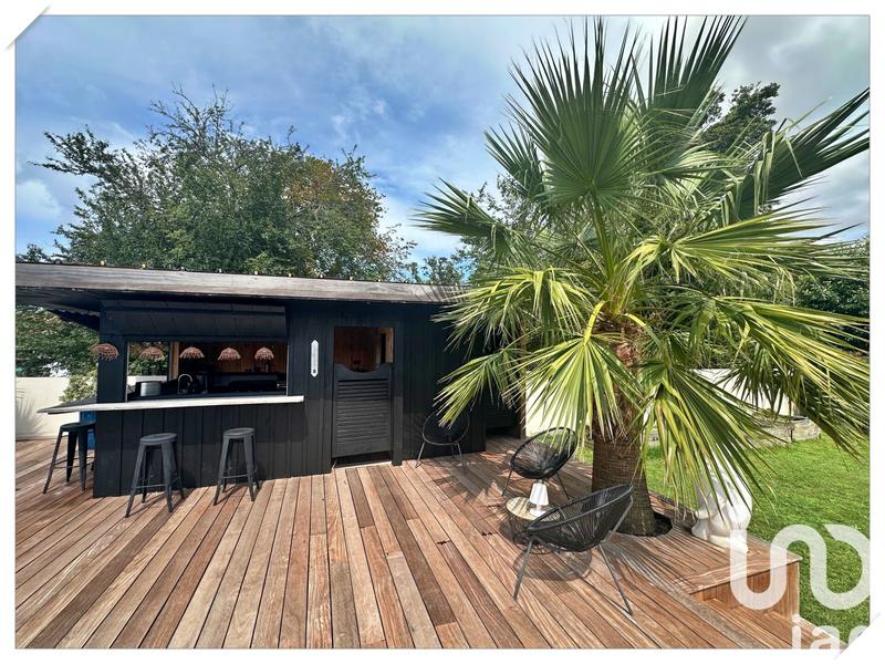 Maison - 250 m² - 7 pièces