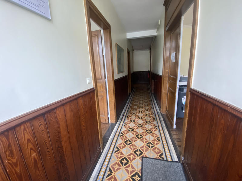 Maison - 230 m² - 10 pièces