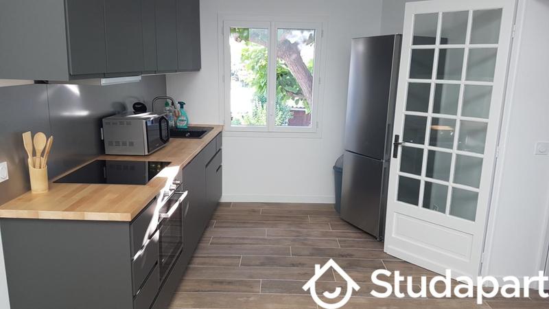 Chambre - 11 m² - 1 pièce