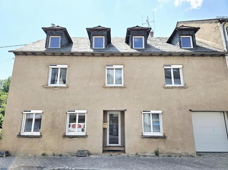 Maison - 296 m² - 6 pièces