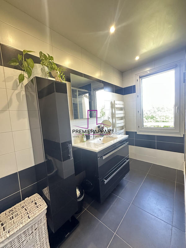 Appartement - 64 m² - 3 pièces