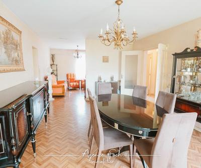 Appartement - 99 m² - 4 pièces