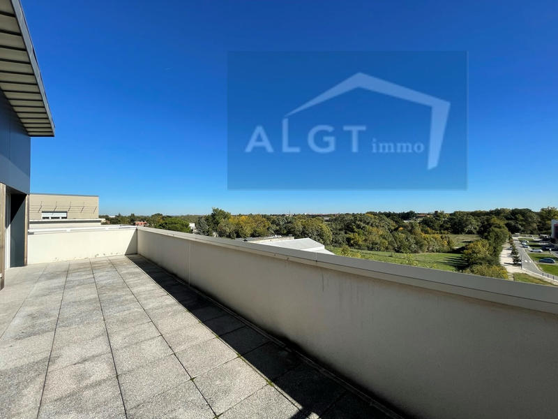 Appartement - 80 m² - 4 pièces