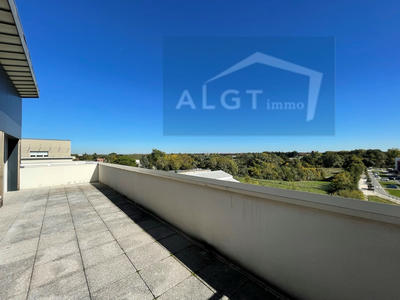 Appartement - 80 m² - 4 pièces