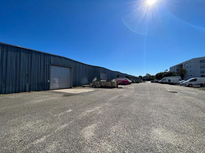 Entrepôt - 600 m²