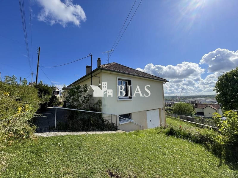 Maison - 92 m² - 5 pièces