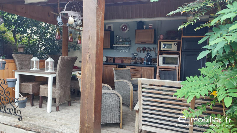 Maison - 185 m² - 8 pièces