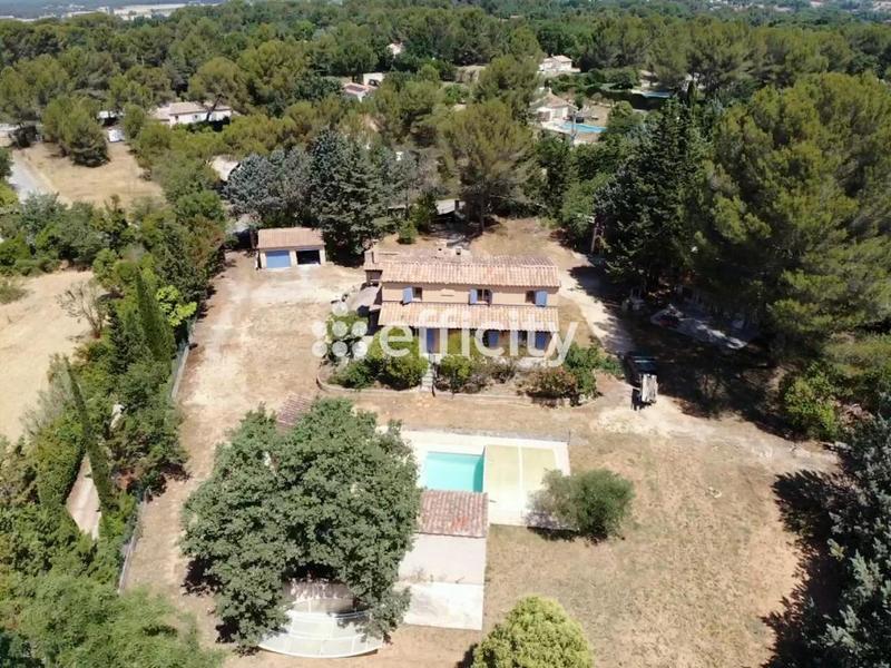 Maison - 150 m² - 7 pièces