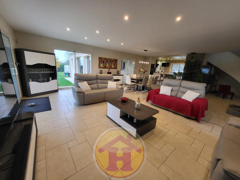 Maison - 208 m² - 5 pièces