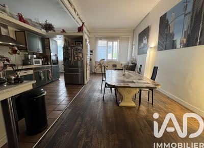 Appartement - 246 m² - 6 pièces