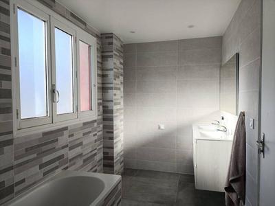 Maison - 90 m² - 3 pièces