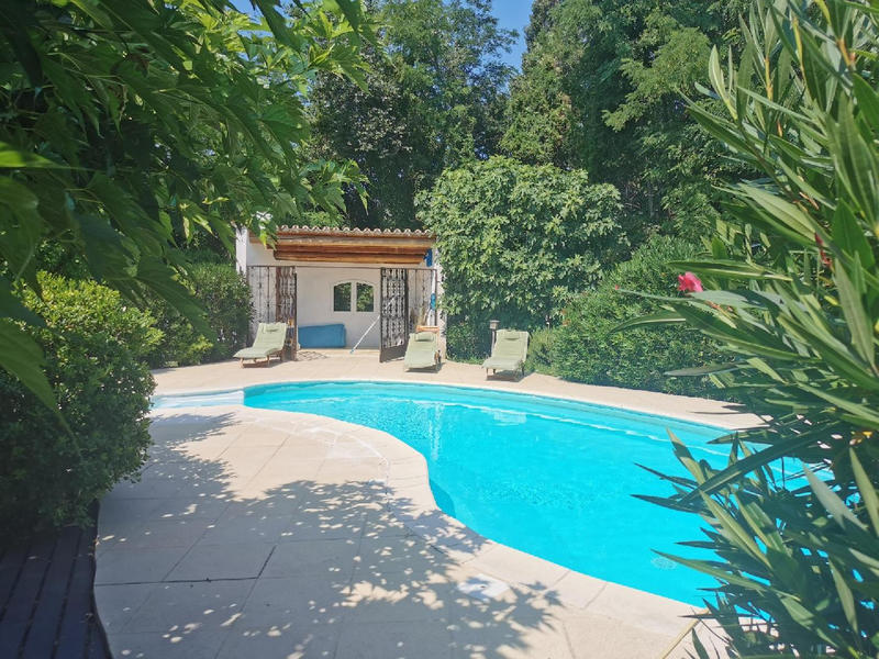 Mas - 240 m² - 8 pièces