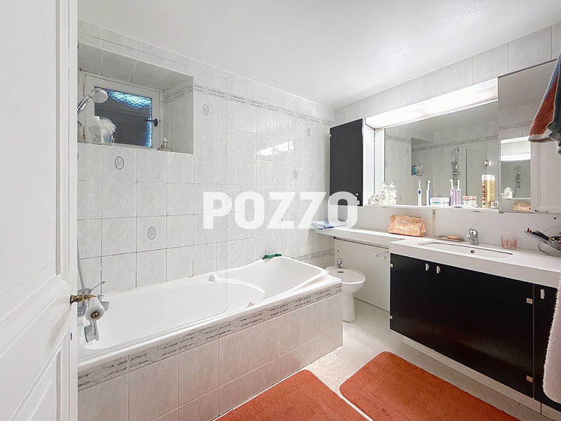 Maison - 175 m² - 8 pièces