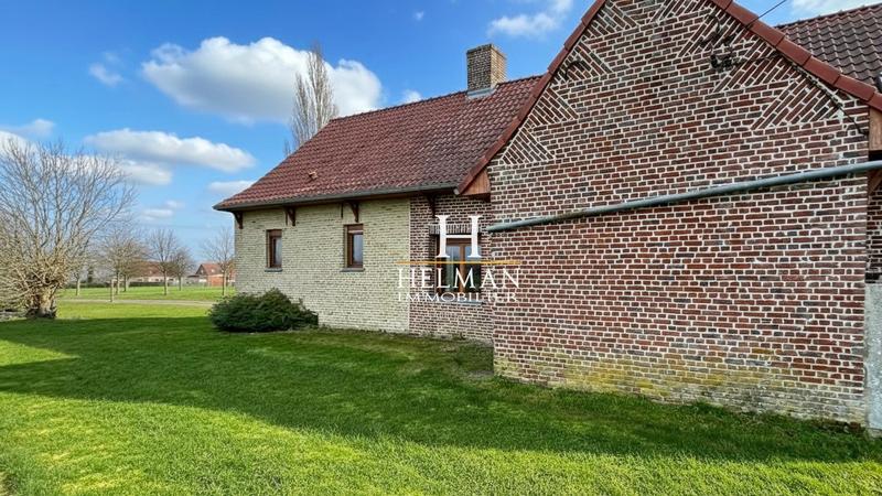 Maison - 220 m² - 8 pièces