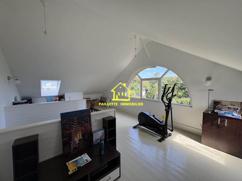 Maison - 201 m² - 6 pièces