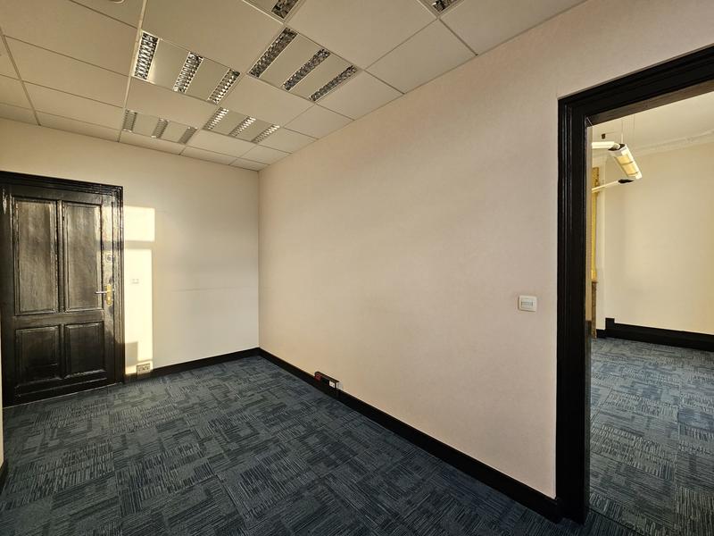 Maison - 303 m² - 12 pièces