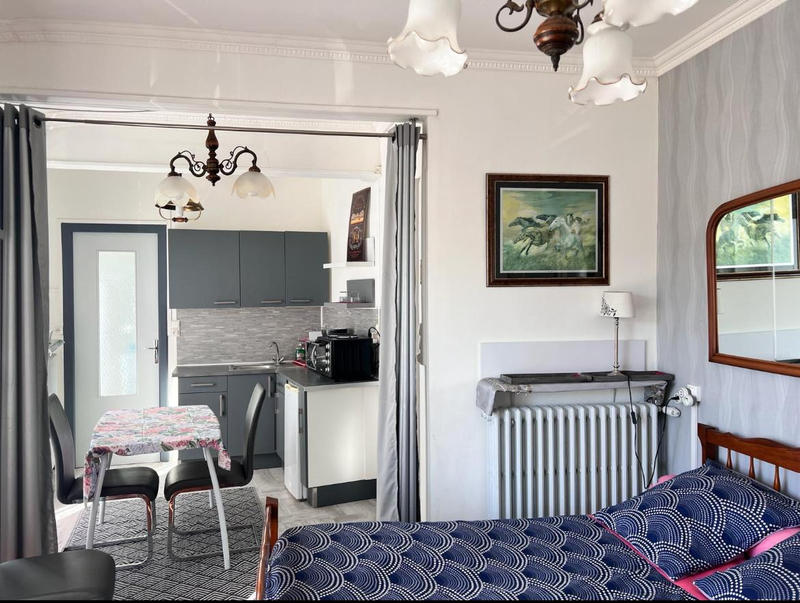 Maison - 256 m² - 9 pièces