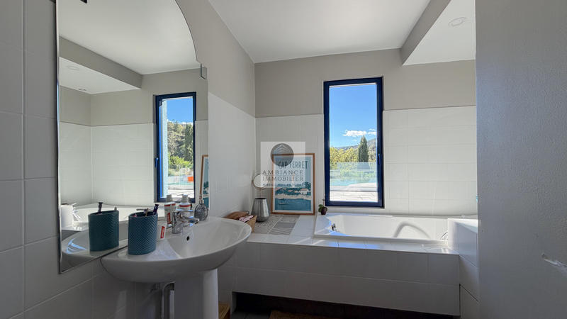 Maison - 258 m² - 7 pièces