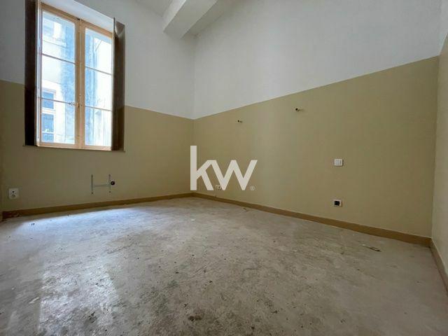 Appartement - 179 m² - 6 pièces