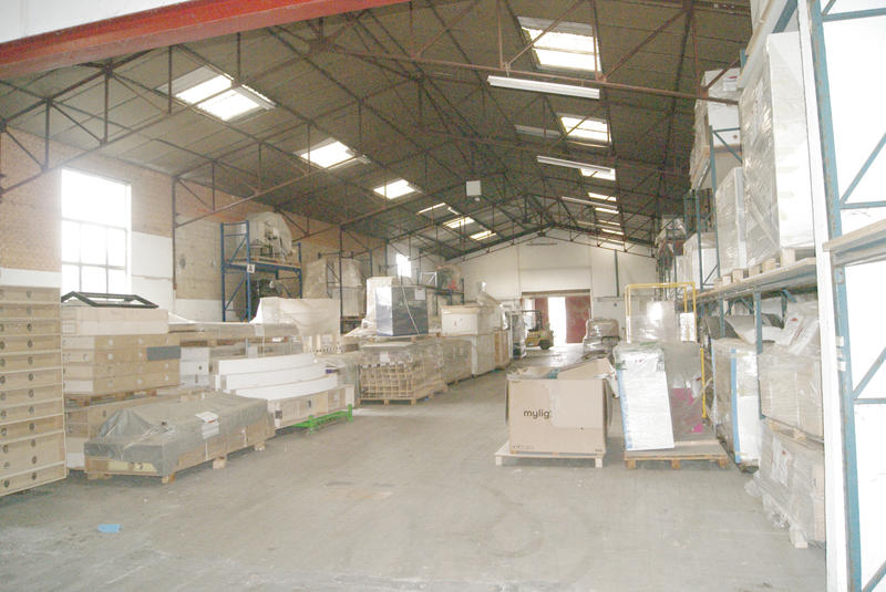 Entrepôt - 1 200 m²