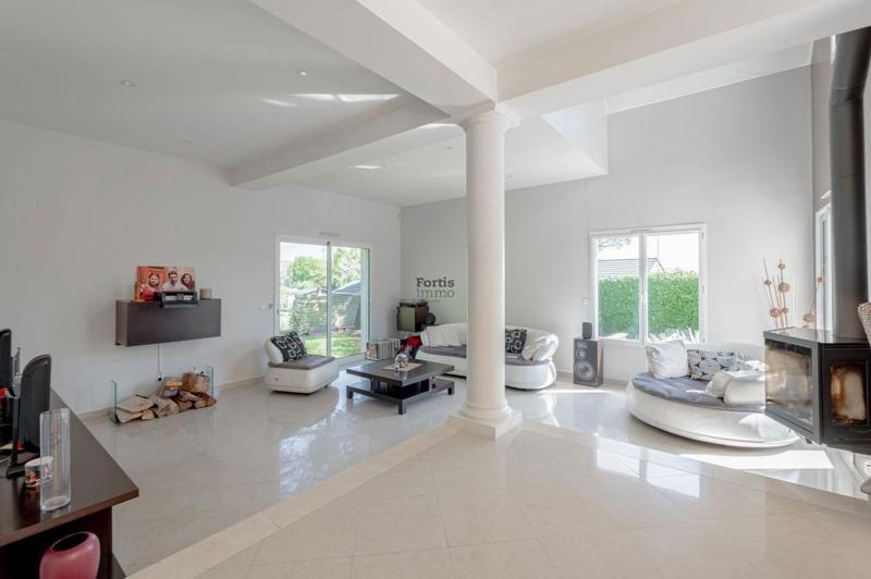 Maison - 231 m² - 5 pièces