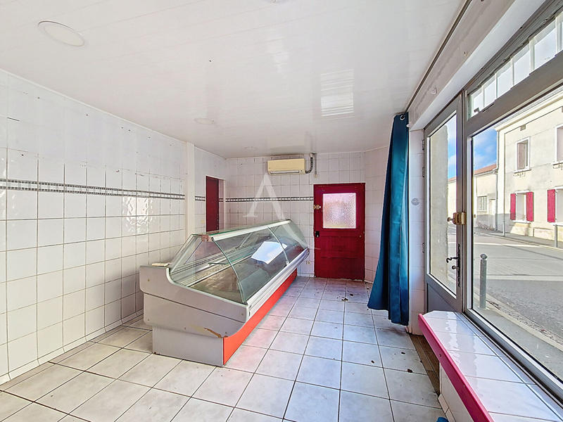 Maison - 222 m² - 6 pièces