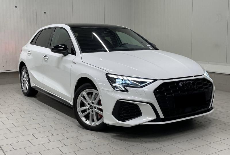 Audi A3 sportback 45 TFSIe s-Line 204 Hybride Rechargeable / Toit Ouvrant Coffre Elec Regulateur de Distance Apple Carplay Android Auto