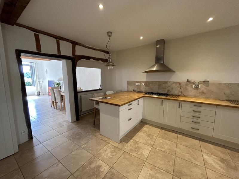 Maison - 205 m² - 6 pièces