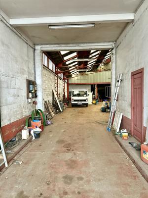 Entrepôt - 1 000 m²