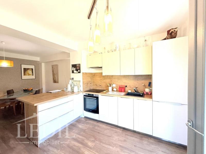 Appartement - 98 m² - 3 pièces